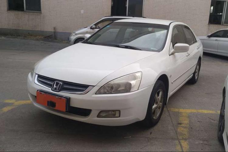 5-8万二手家用省心b级车推荐,5万块买这台二手车空间大还省油