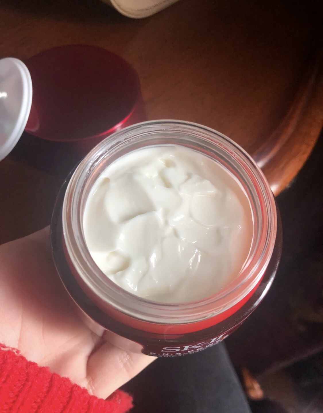 熬最晚的夜用最好的化妆品,熬最晚的夜用最贵的护肤品表情