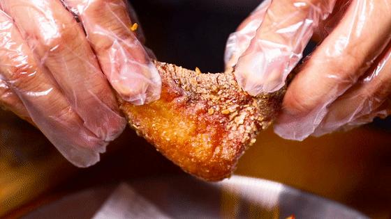 重庆第①家正版餐酒博物馆来了！1000+酒水，50+简餐，嗨翻16h