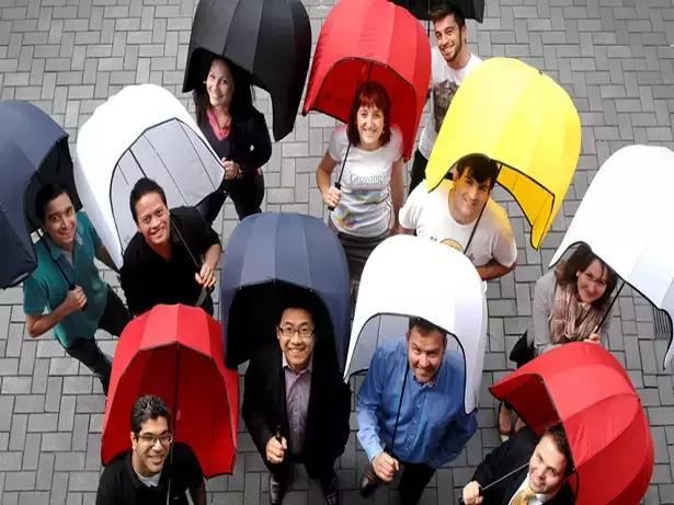 岛国的设计雷死人不偿命啊！千万别让艺术家去做设计