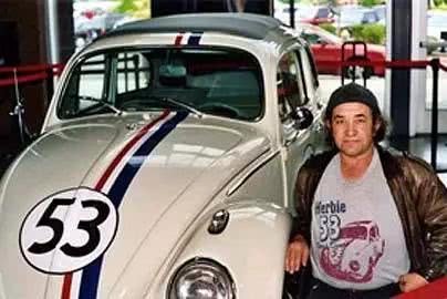 他和未婚妻处了5年，背地里居然买了14个橡胶娃娃！