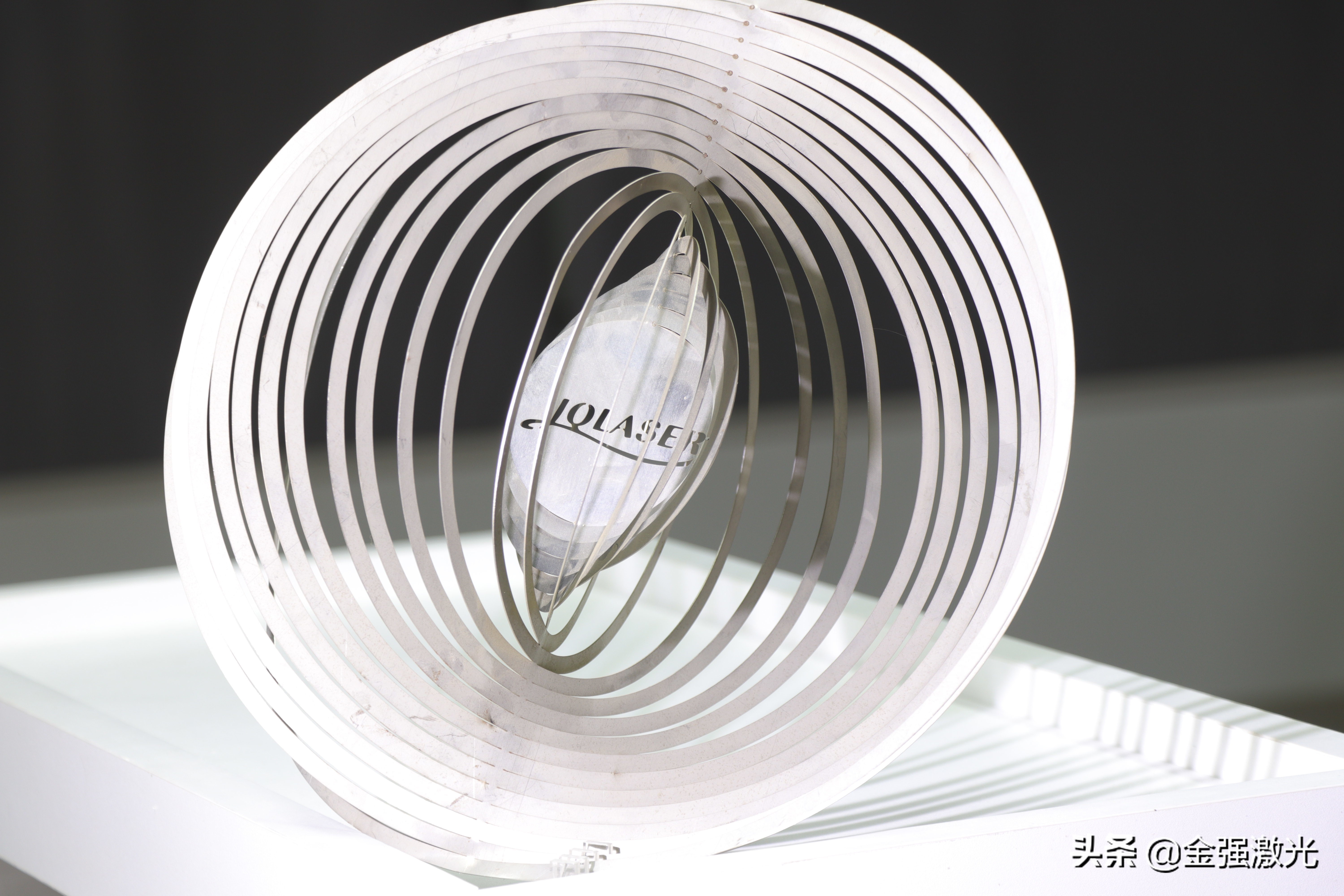 金强激光｜钣金工靠副业收入翻倍，映射出的钣金行业现状令人唏嘘