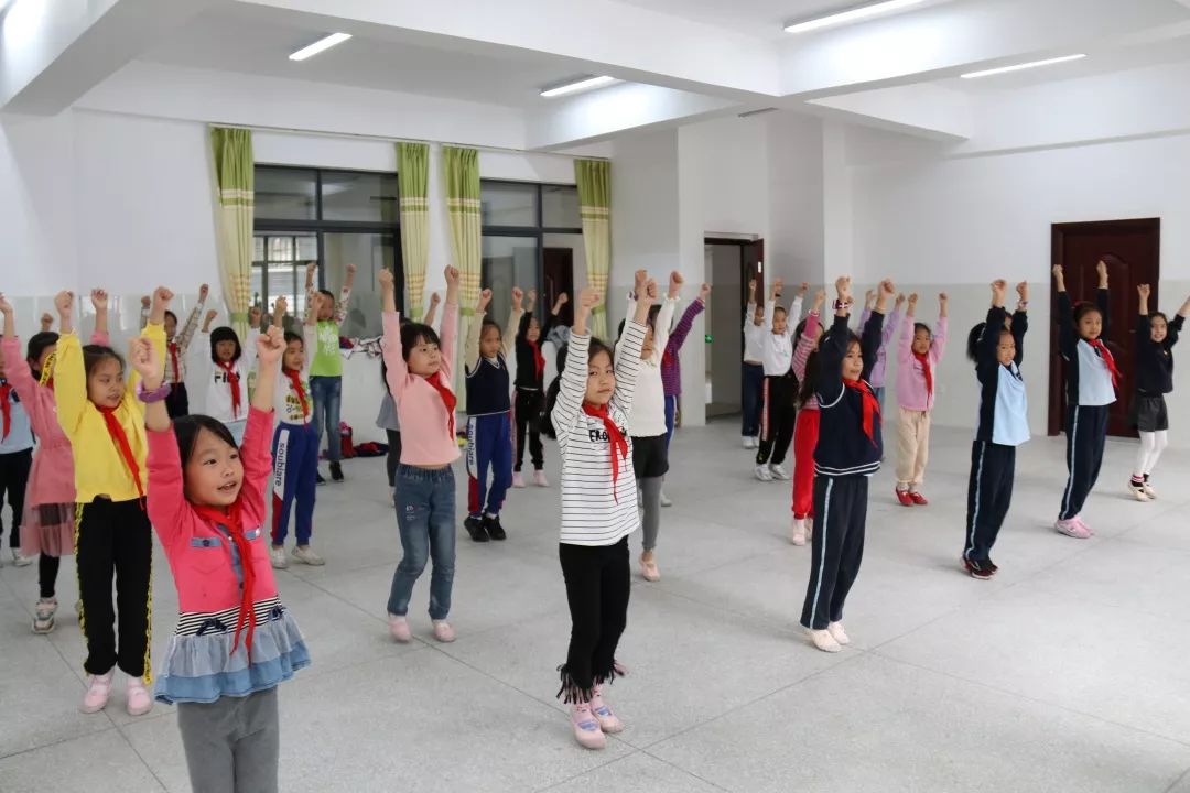 “社”彩斑斓花团锦簇---兴桂路小学社团课程剪影