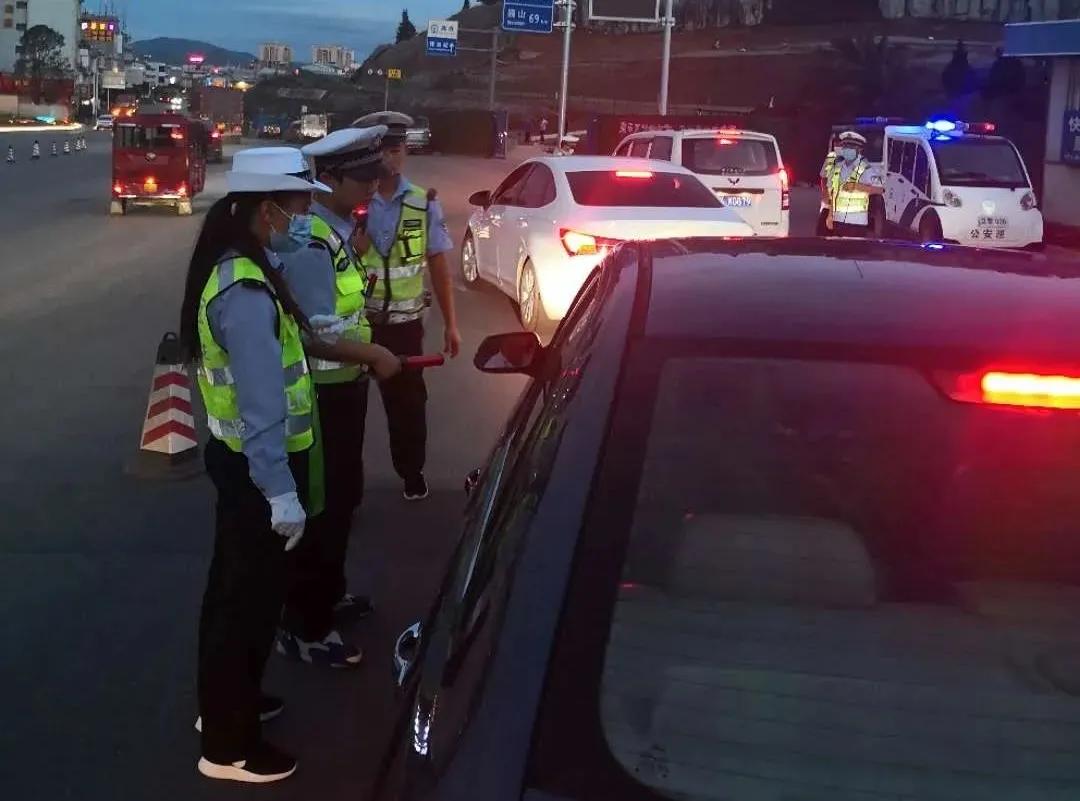 巡警大队加强春节期间巡逻防控,警方全力做好端午安保工作