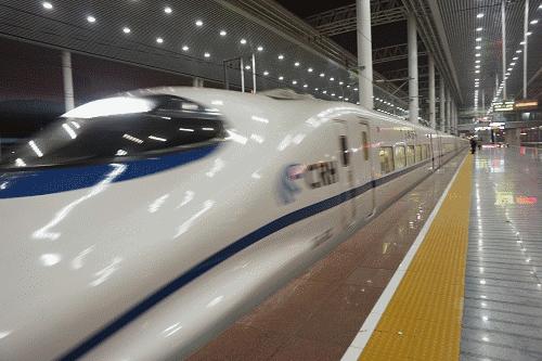 5点起床一早到上海,五点钟出门回家