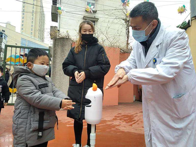 民办幼儿园转行自救,幼儿园老师的生存困境