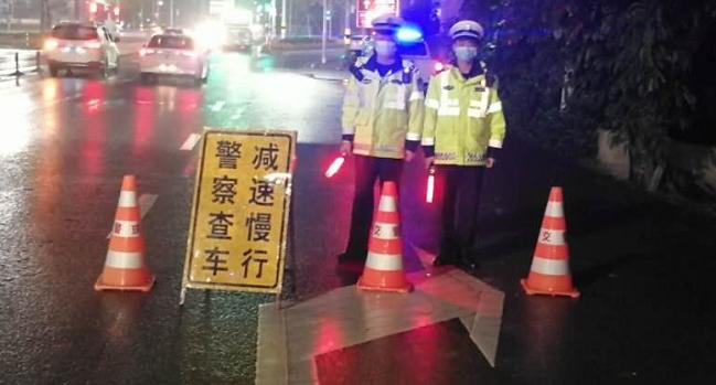 广州两个小伙租车来斗门,来珠海租车被带走