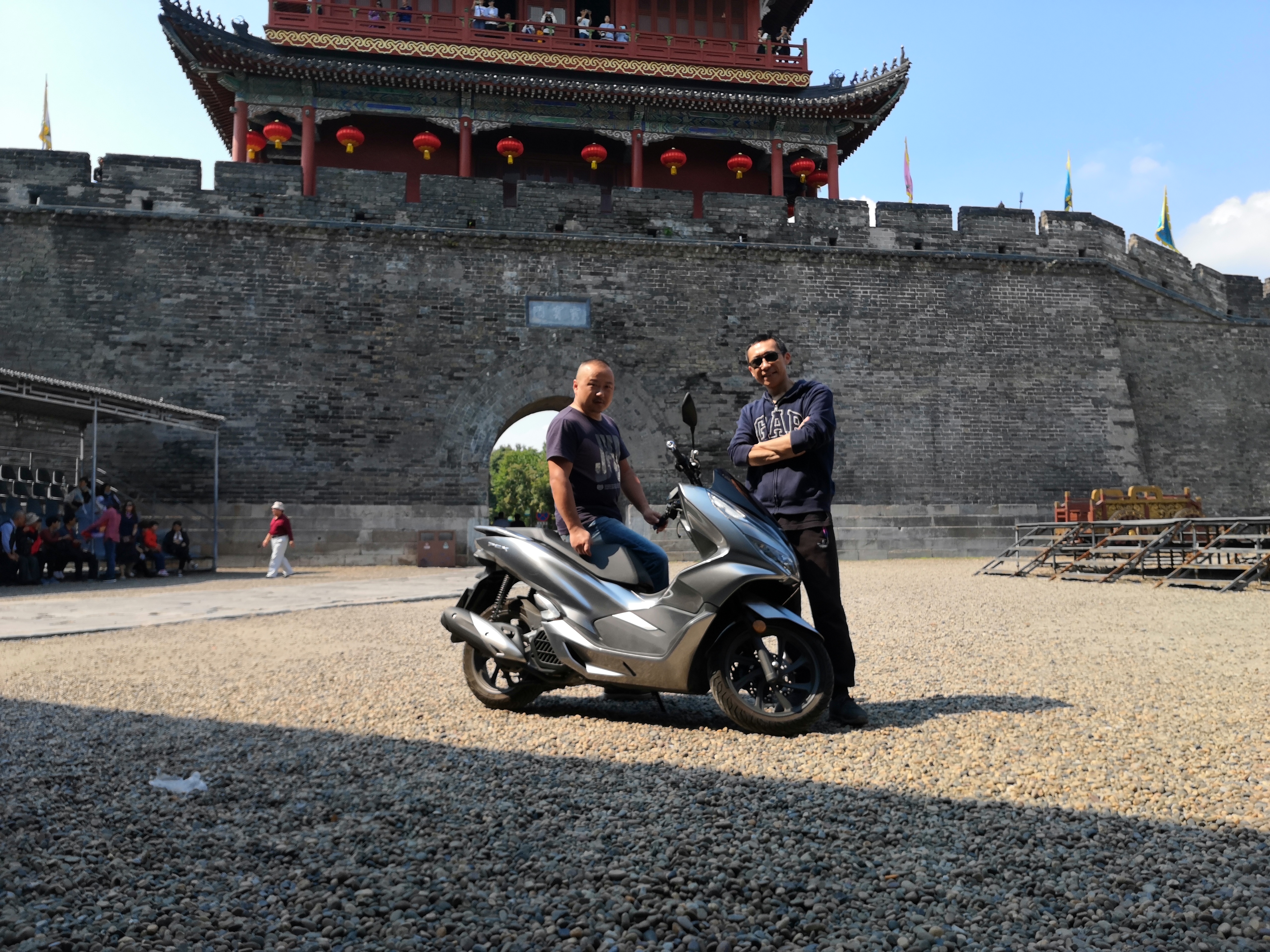 荆州古城游记视频,五羊本田pcx150国产的好不好