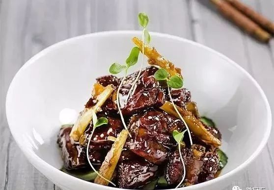 12位大厨拿手绝密配方,10款大厨特色菜款款热卖