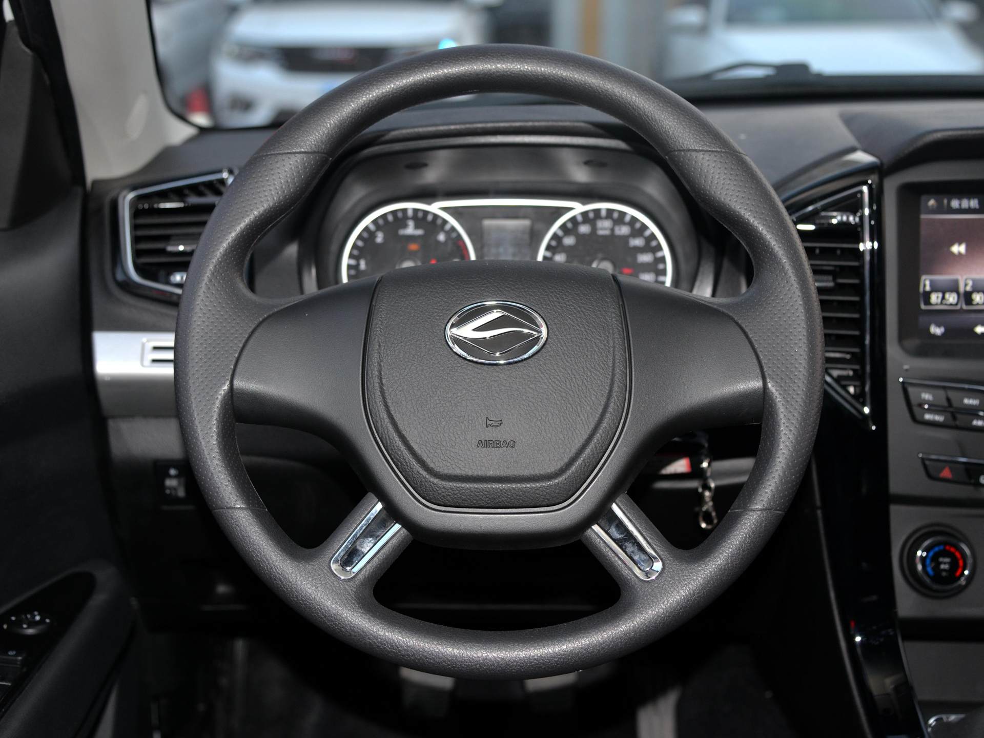 12款陆风x8柴油版2.0t油耗高,陆风x82.0t汽油四驱家用代步