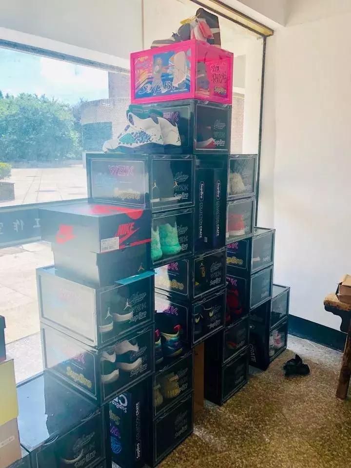 小伙卖鞋赔1万,小伙子卖鞋7000多万