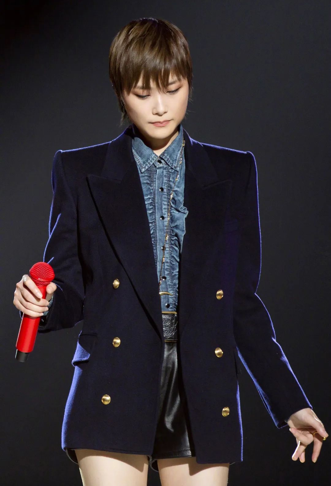 所有女生！帮你扒了10位女明星的*服私**，520照着穿就对啦