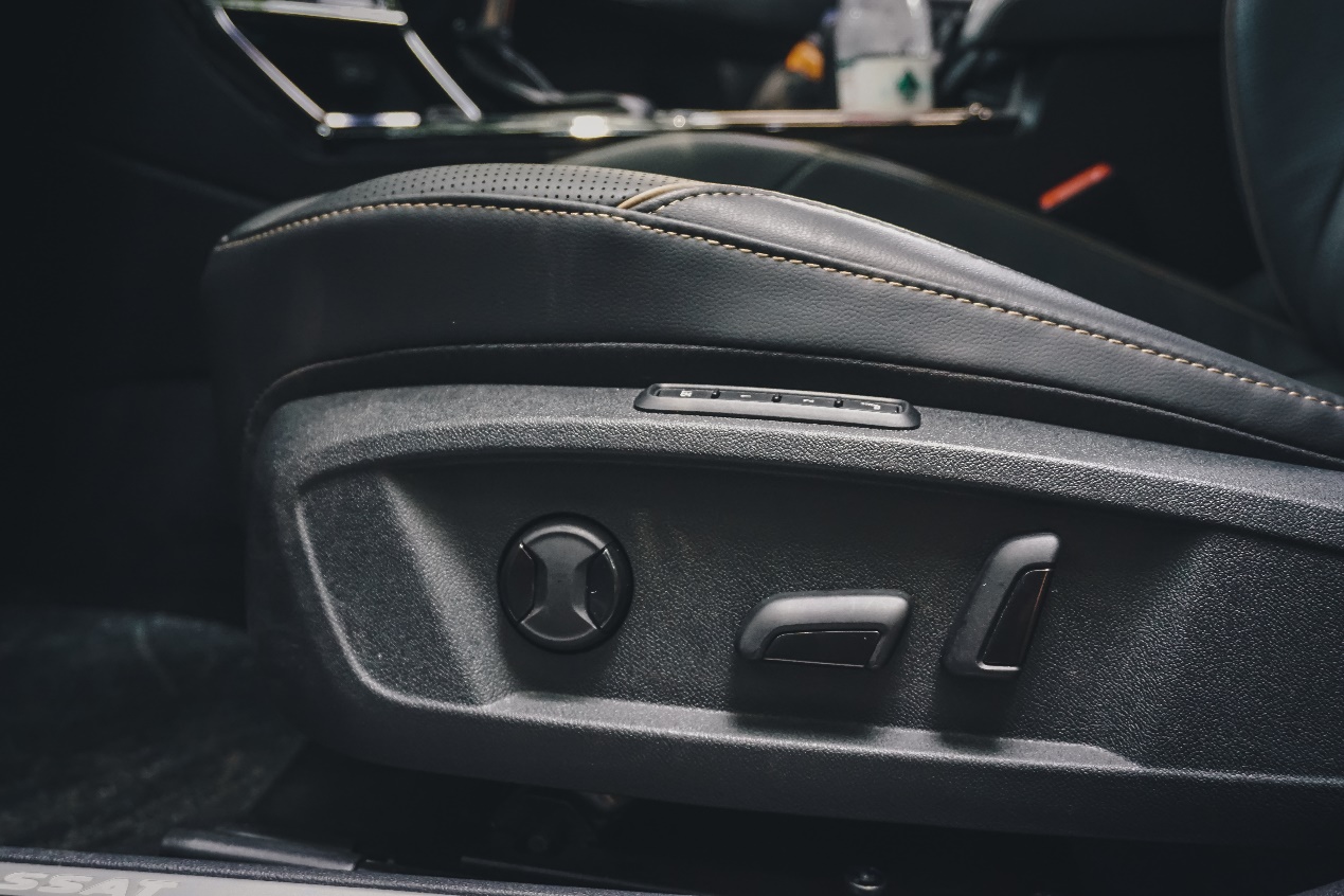 帕萨特车主10万用车真实感受,花20万买雪铁龙c6的车主