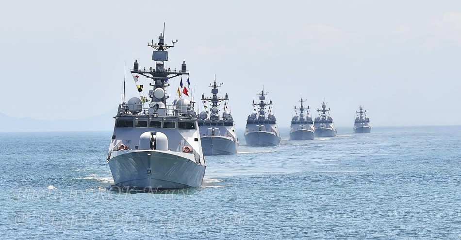 惨被抛弃，韩国文武大王号成“毒舰”，丢下“战友”全员乘机回国