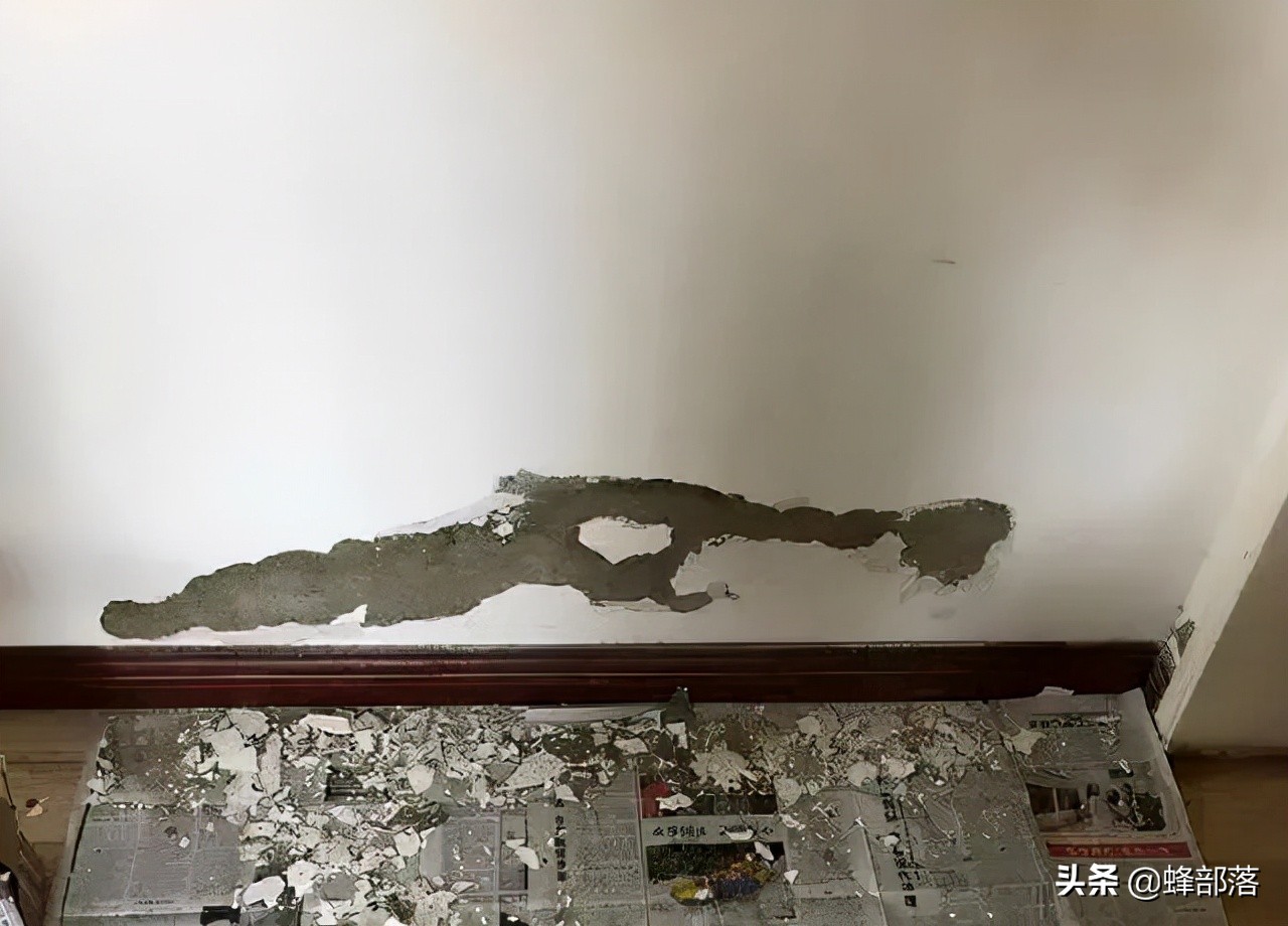 农村自建房顶层墙体开裂怎么处理,自建房室内墙根起皮脱落什么原因