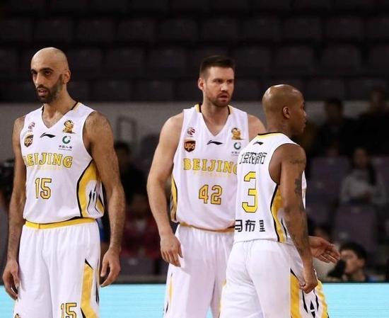 马布里现在在北京哪个球队当教练,马布里不当北京主教练了吗