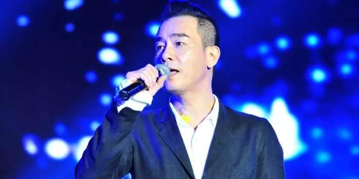 分享陈小春的一首粤语经典,陈小春歌曲算你狠原唱