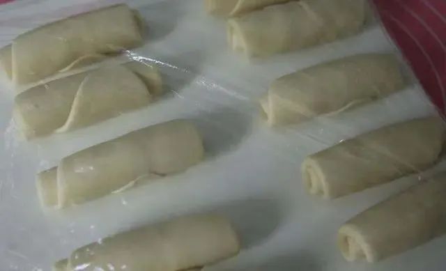 酥饼怎么做更容易起层又酥脆,糖酥饼怎么才能更起酥