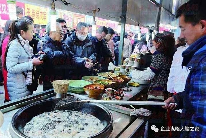 臭豆腐小店月入20万,卖臭豆腐10块钱能赚多少钱