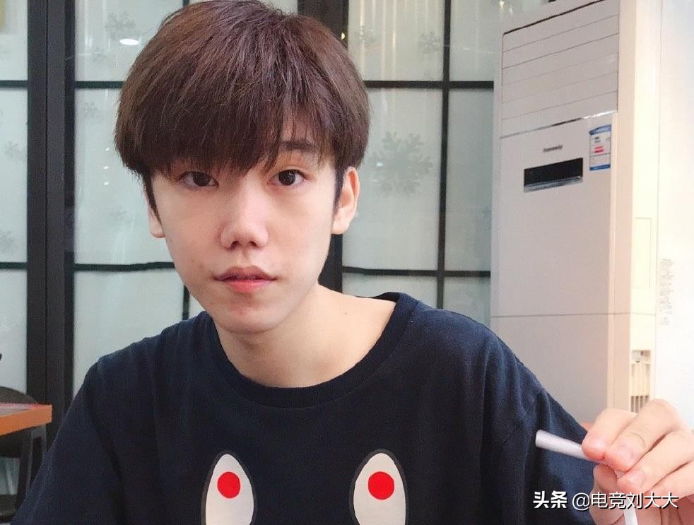 XDD和小番茄惊艳亮相，网友喊话4AM龙太子：三大幻神就差你啦