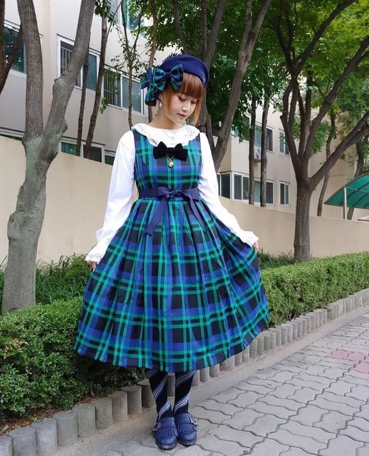 黑色洛丽塔洋装,藕粉色洛丽塔洋装