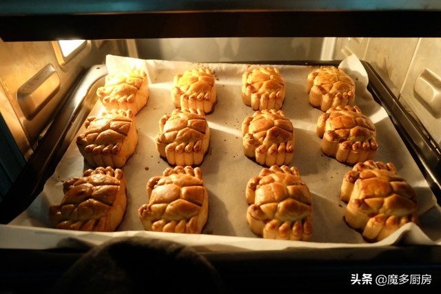 月饼家常做法不用转化糖浆,月饼好看又好吃做法