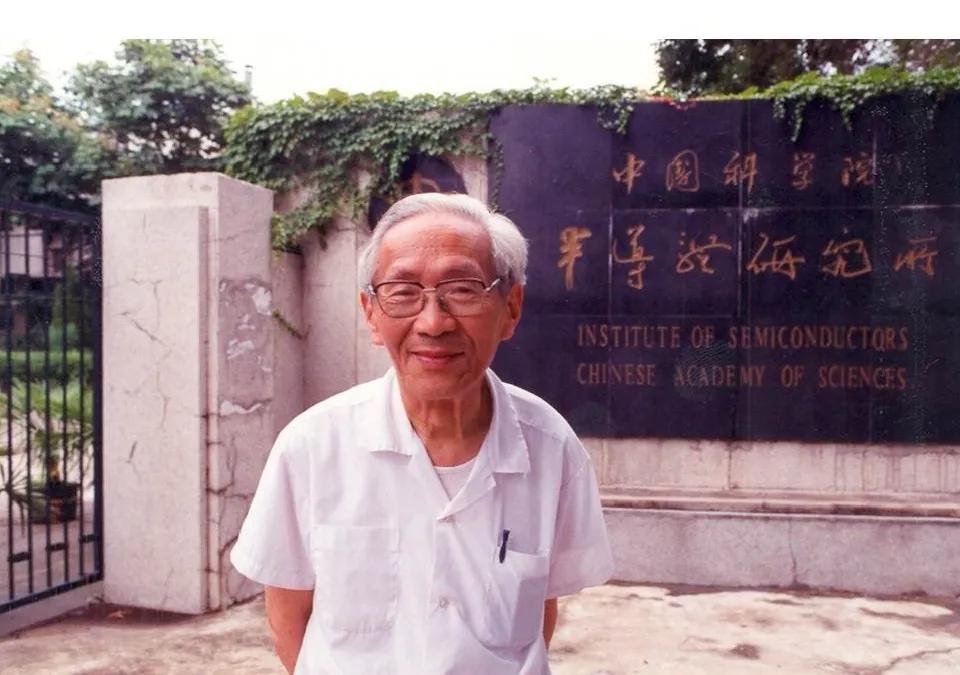 中国芯创始人,笨小孩如何逆袭成博士