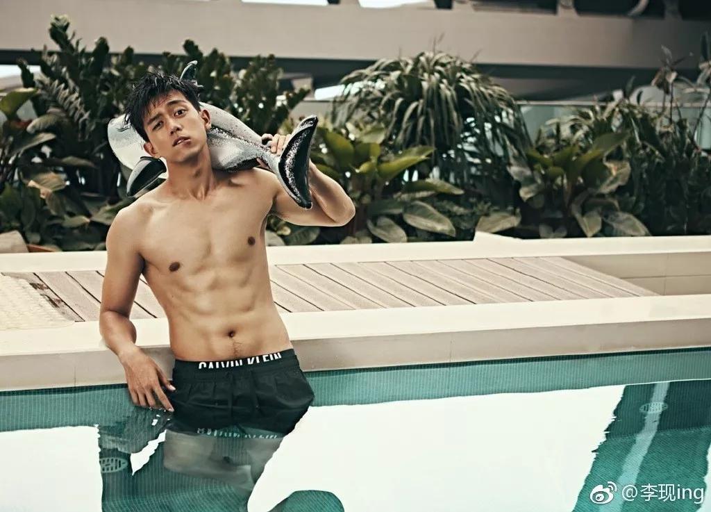 李现有没有腹肌,李现的真腹肌