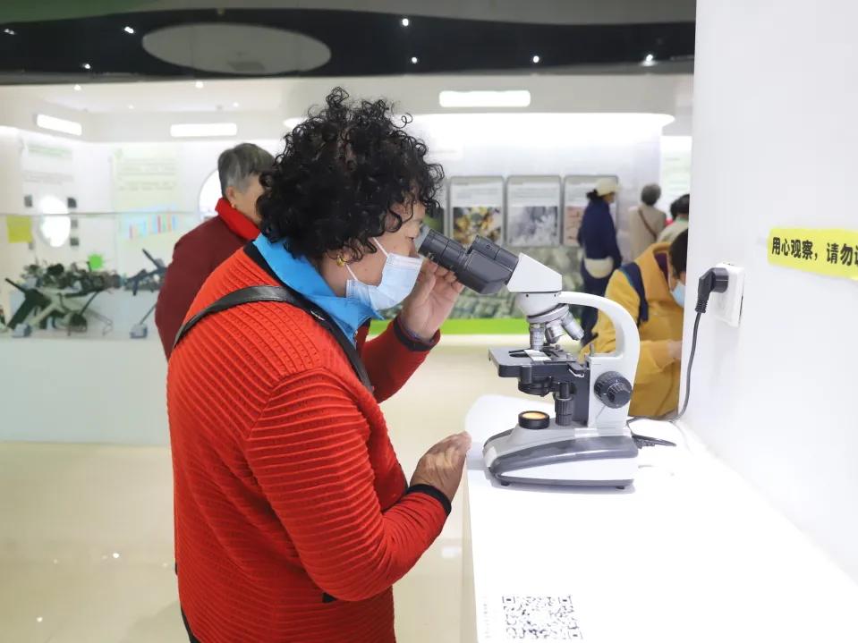 理论实践共学习,理论学习做到三个结合