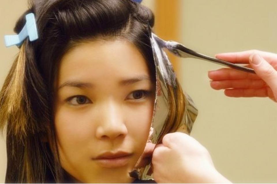 产后哺乳期可以做美甲吗,哺乳期不能化妆吗