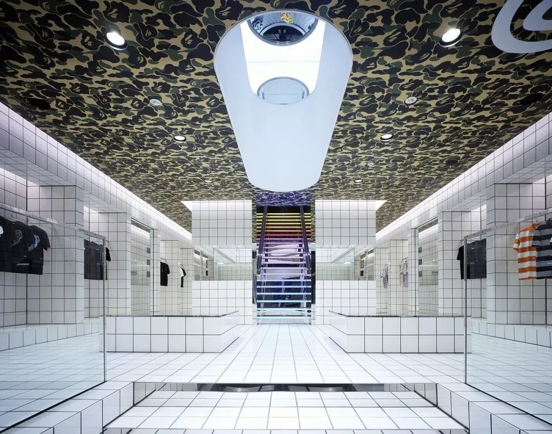 从优衣库到南京步行街,优衣库到路易威登