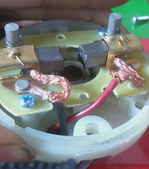 12v电瓶可带多少瓦的抽油泵,电动抽油泵12v怎么连接电瓶