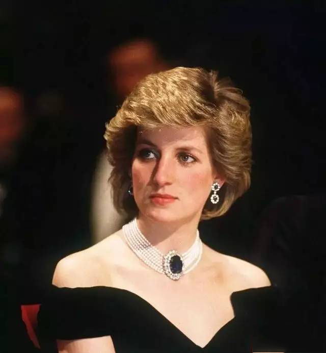 戴安娜和查尔斯被问是否幸福,戴安娜和查尔斯的幸福时刻