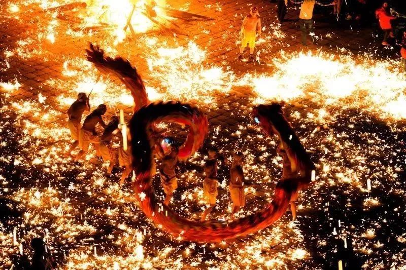 老重庆魔幻舞龙，~唰~唰~唰起来