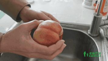 桃子用碱洗了发黑,桃子用碱洗干净变黑
