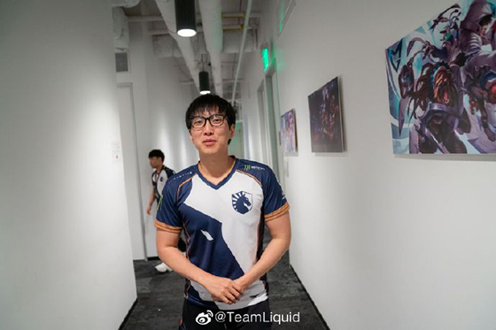 lol大师兄原画,大师兄lol自吹自擂