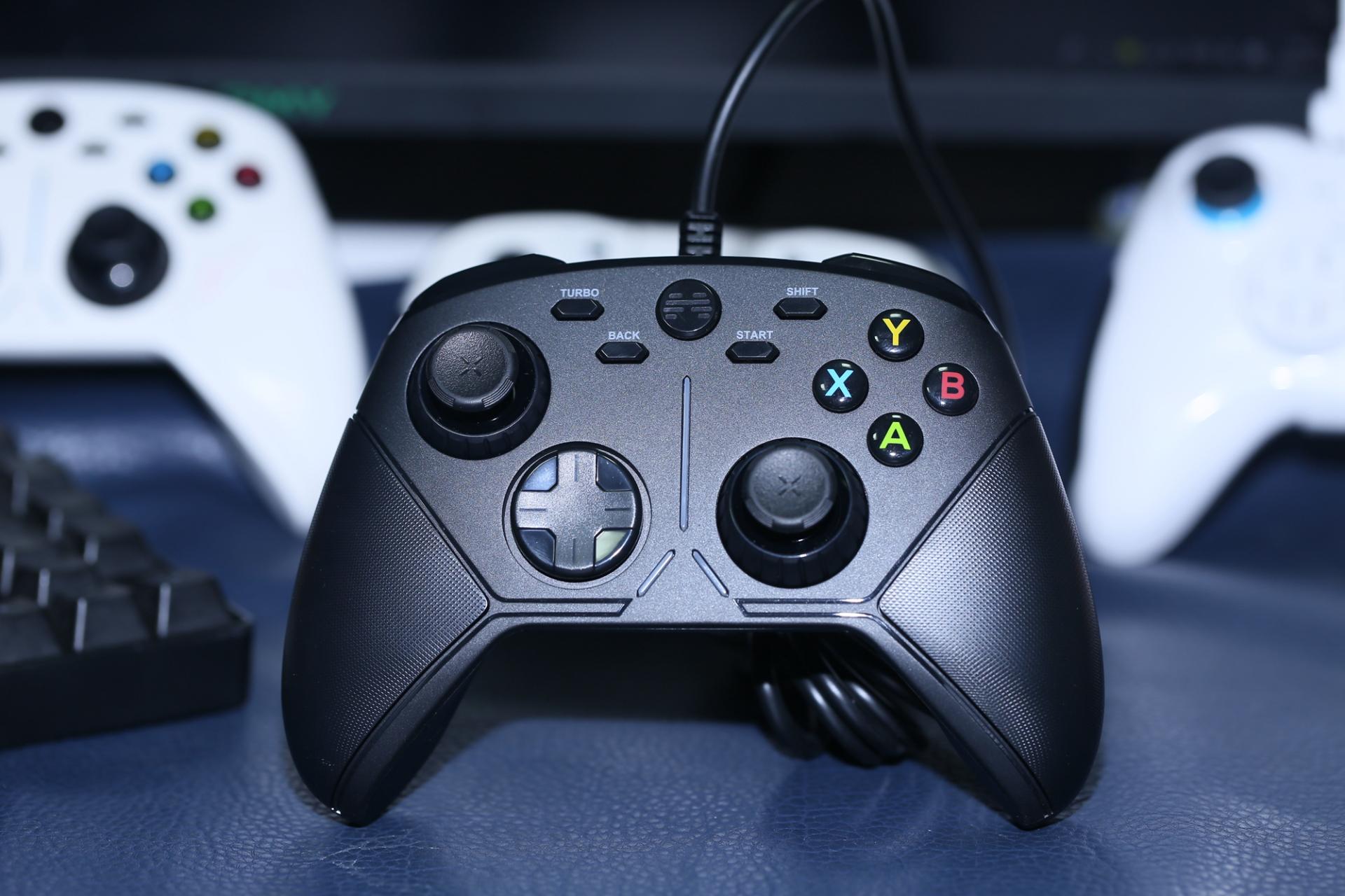 北通阿修罗3有线手柄,神操作游戏