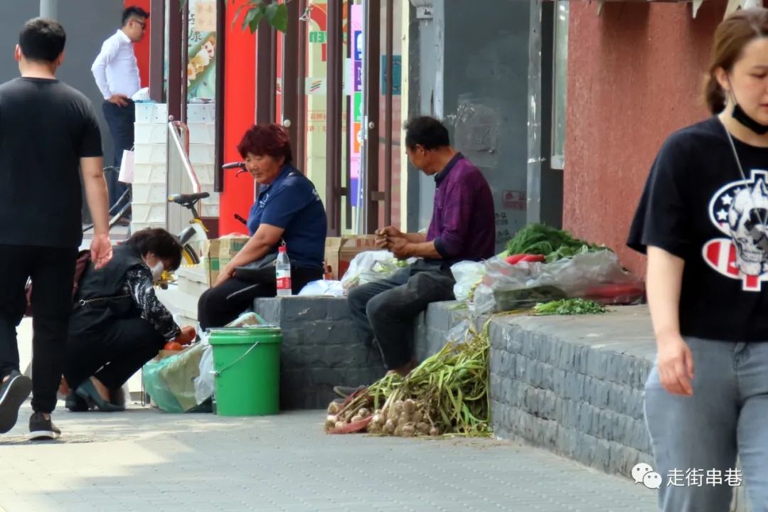疫情期间还有人摆地摊吗,疫情期间摆摊生活的人