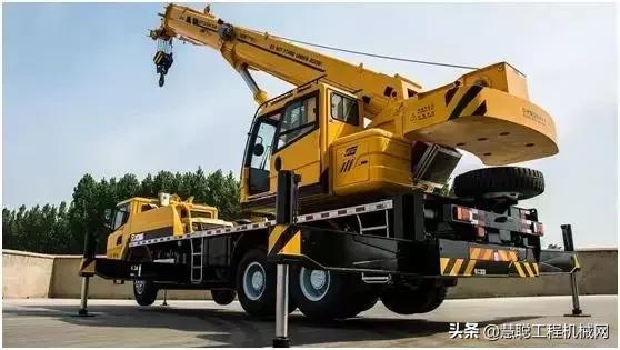 徐工1800吨吊车工地全过程,徐工12000吨巨无霸吊车