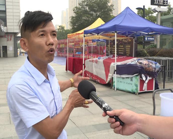 说好的网红夜市飞了！外来商户吐槽：镇江常发广场真不负责