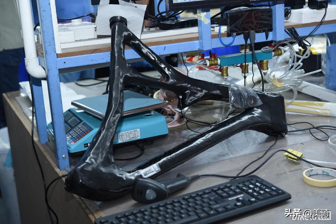 碳纤维车架快客,顶级碳纤维车架制造