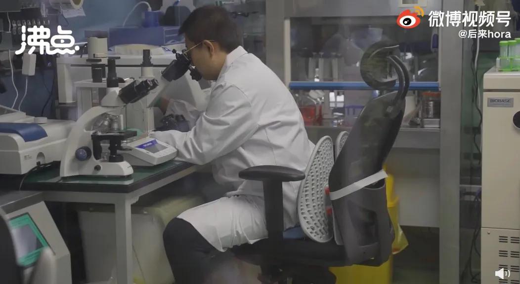 父亲自制药救儿子,为救儿子自制药的爸爸