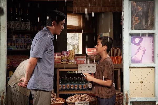 许三观卖血记的苦难表现,许三观的苦难是从什么时候开始的