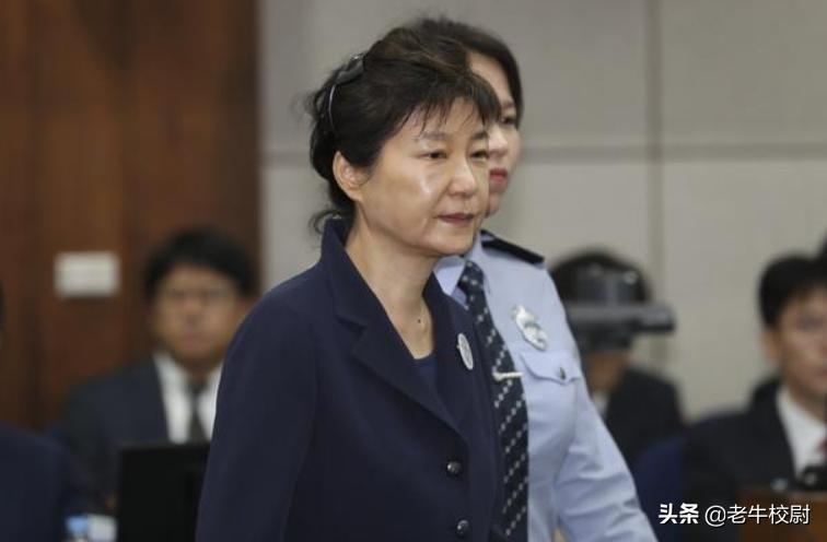 朴槿惠关押多少年,朴槿惠监狱生活是怎样的