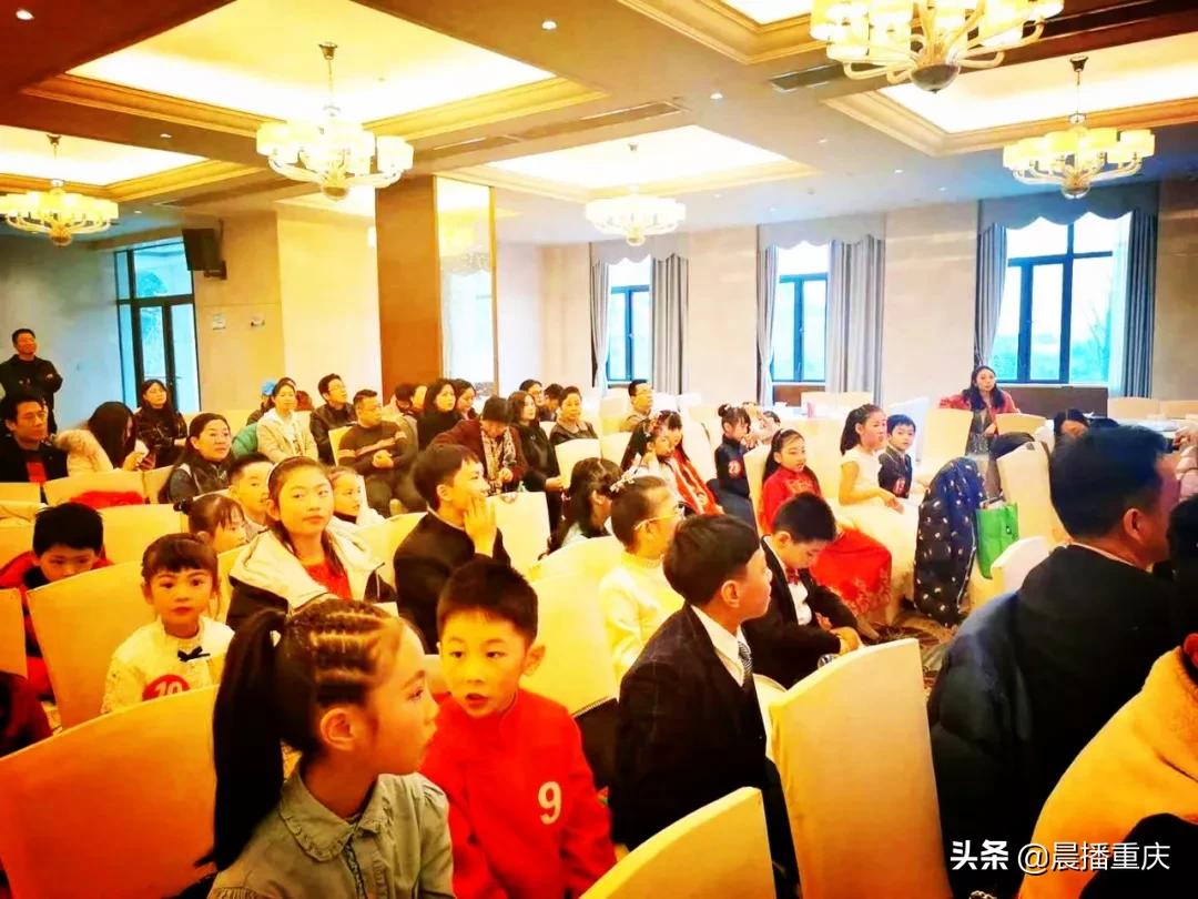 閲嶅簡宸у阀鑹烘湳鍩硅涓績,閲嶅簡宸у阀鑹烘湳鏁欒偛