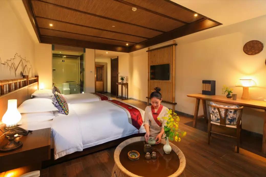 五一山顶云海露营攻略,云海悬崖旅游攻略