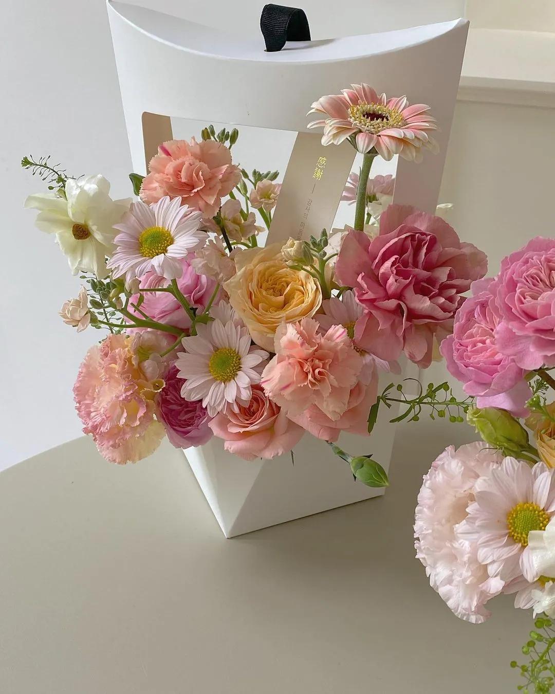 母亲节到了怎么做一束花送给妈妈,母亲节送给妈妈一束花特别简单的