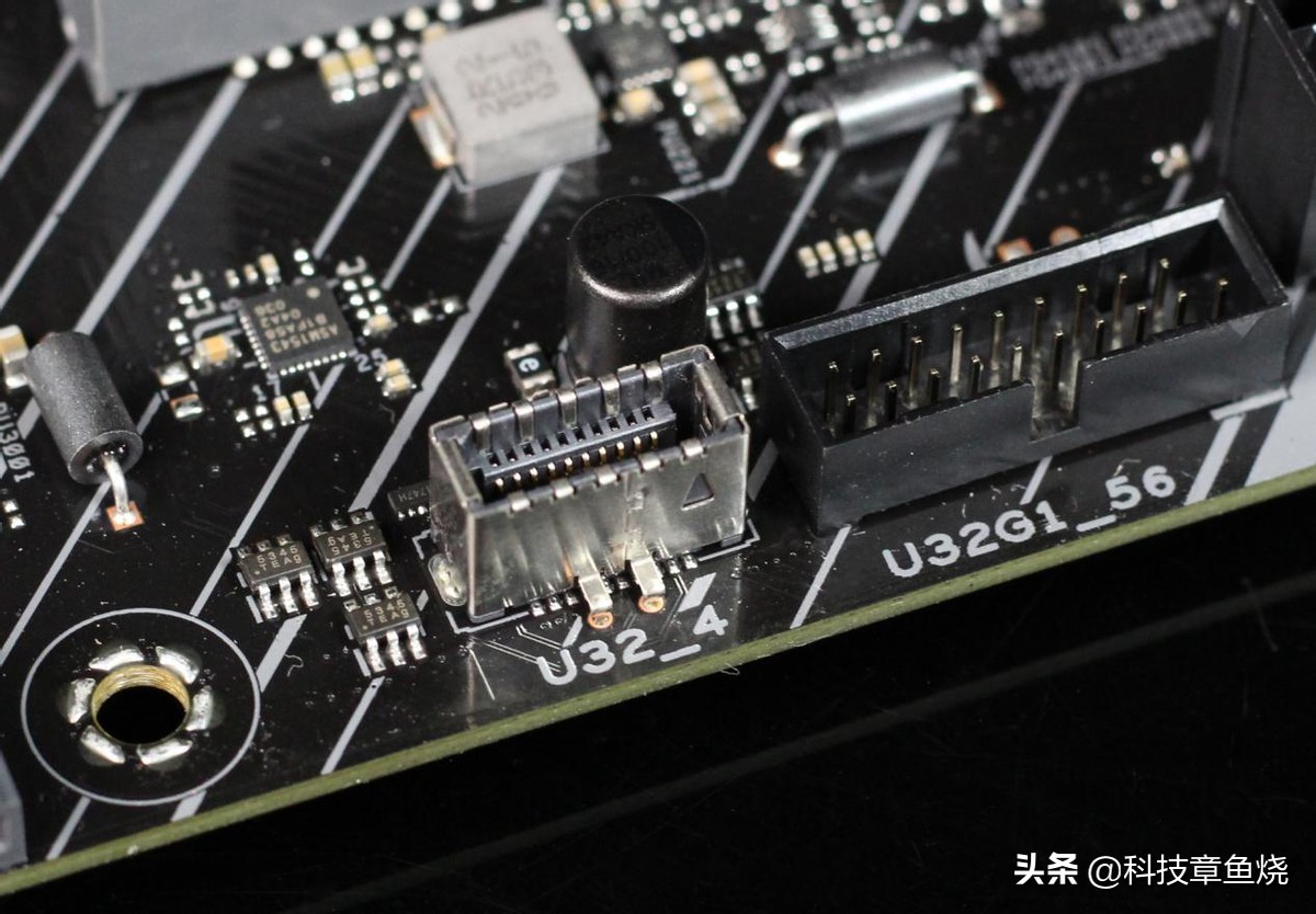 华硕tufb560重炮手能插几个固态,华硕tufb560重炮手说明书