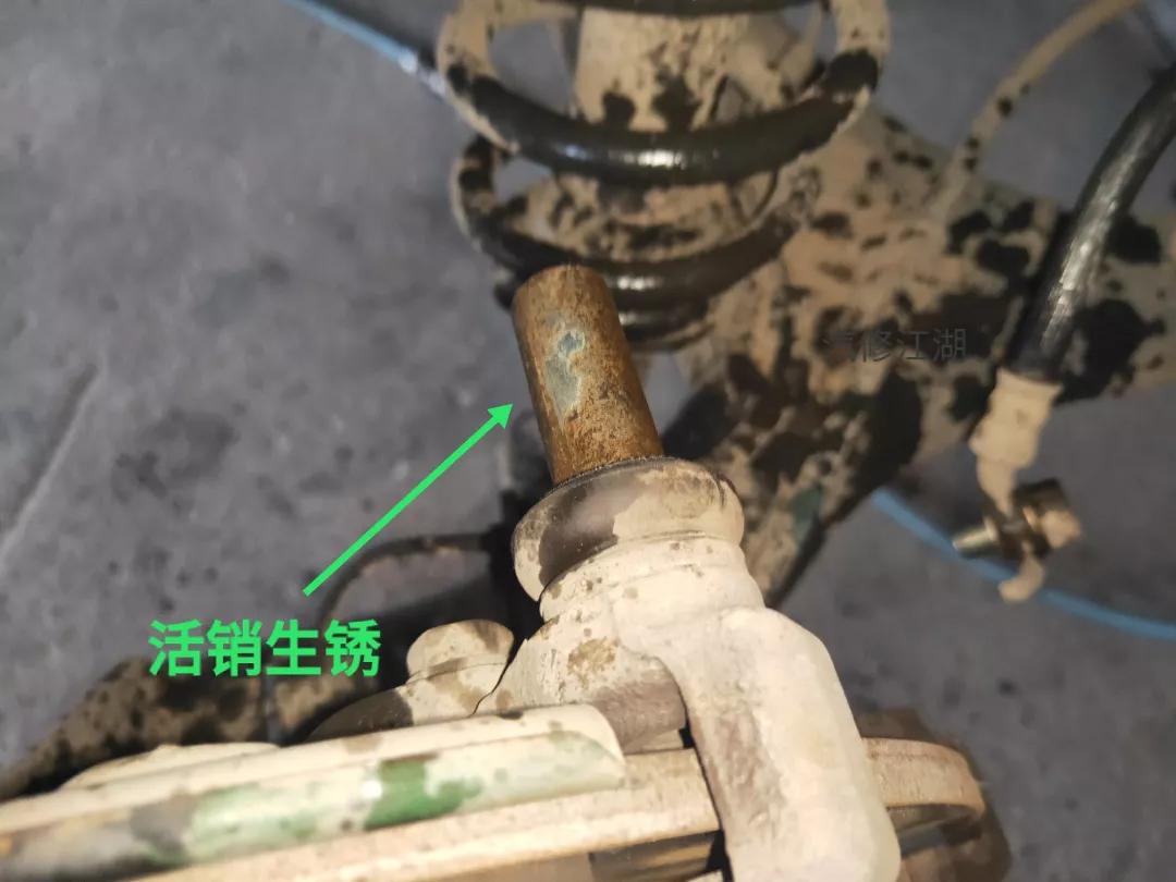 比亚迪f3更换后轮毂刹车片方法,2013丰田花冠后刹车片怎么拆