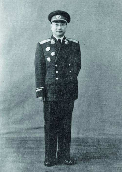 邓华有多厉害？毛主席极力称赞，彭老总：不听邓华言，吃亏在眼前